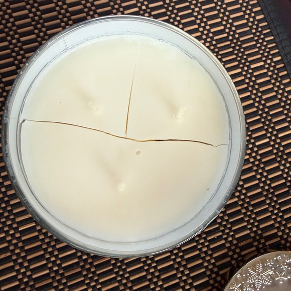 Bath Body Works Sweater Weather 3-Wick Scented Candle 14.5oz Snowflake Jar Teal - Picture 3 of 5